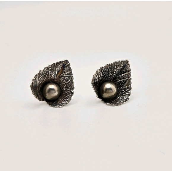 Vintage Sterling Silver Earrings Textured Leaf Screwbacks Classic Estate Retro - Picture 12 of 12